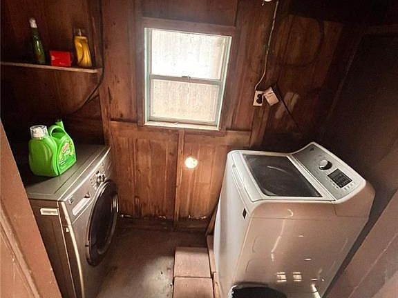 5th image of 1647 Hamilton St