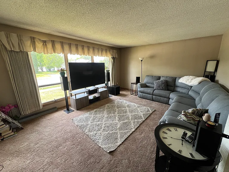 415 1st Ave SE — Photo 3
