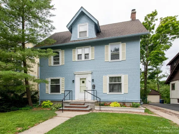 1082 Ferdon Rd, Ann Arbor, MI 48104