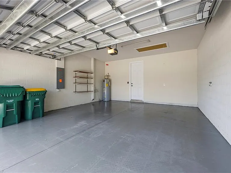 8010 Helena Ct — Photo 22