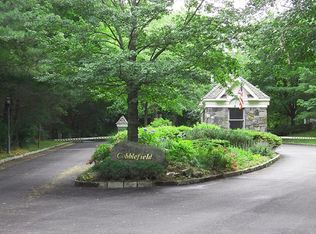 14 Westhaven Ln, White Plains, NY 10605