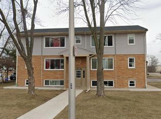 1093 Ash Dr APT 2, Elgin, IL 60120