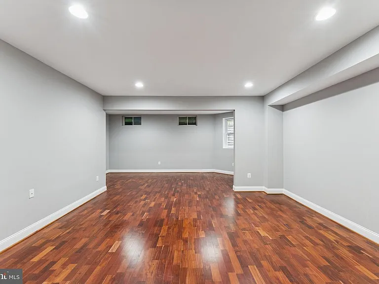 7351 Nicole Marie Ct — Photo 27