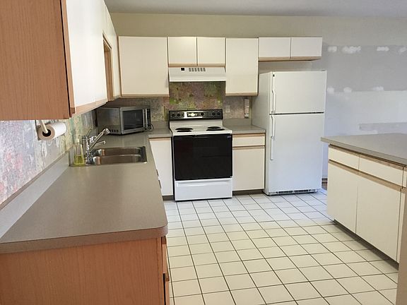 3rd image of 9150 Lake Pine Dr #20