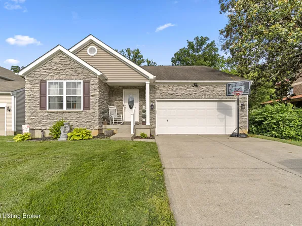 5109 Bannon Crossings Dr, Louisville, KY 40218