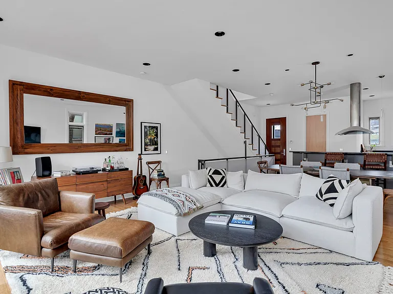 334 Van Buren St — Photo 8