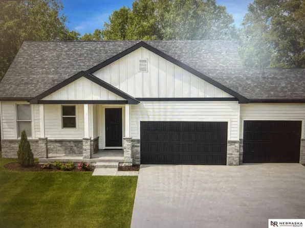 860 Sycamore Dr, Arlington, NE 68002