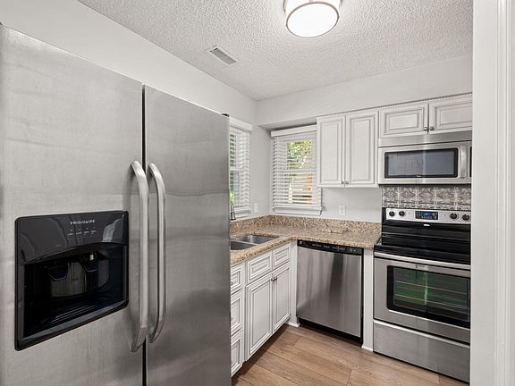 3rd image of 4340 Bona Ct