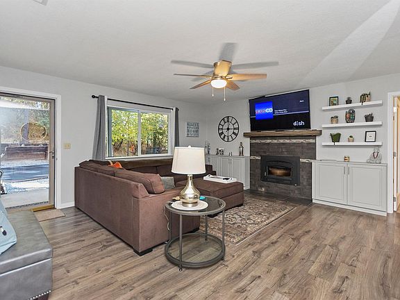 3rd image of 3981 Frog Hollow Dr