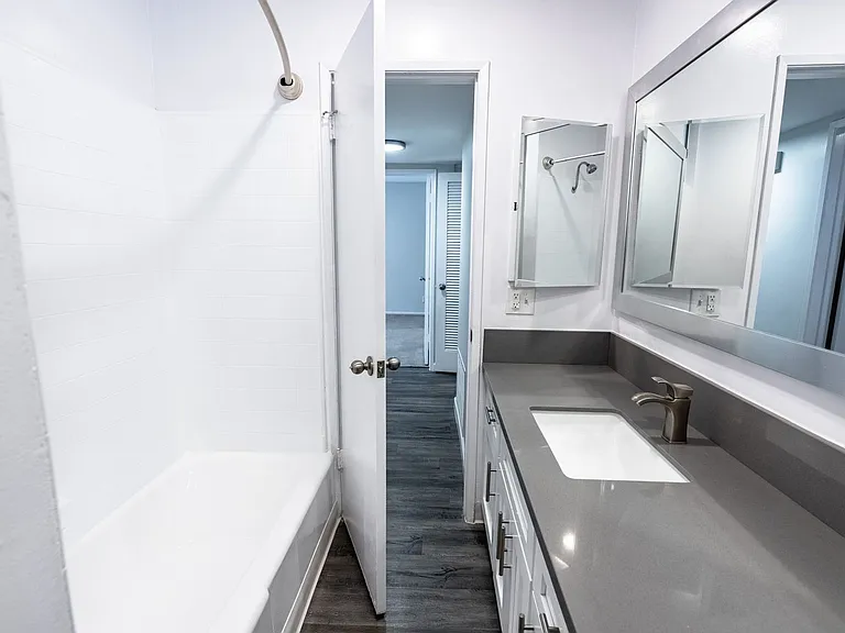 115 North Wetherly Drive — Photo 50