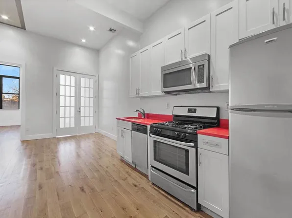 186 Wilson Avenue image 1 of 10