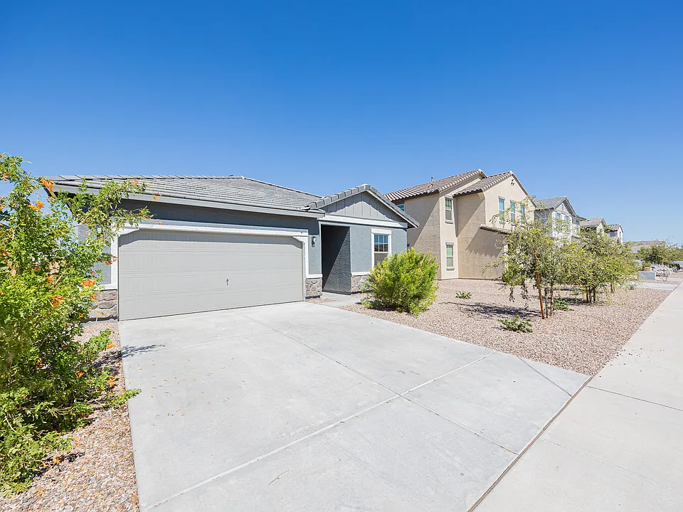 5832 W Willow Ridge Dr