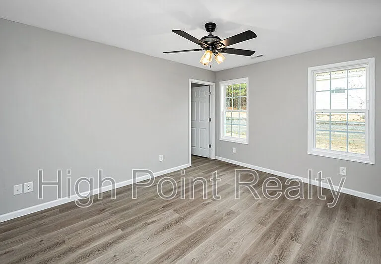 85 Smith Glen Dr — Photo 37