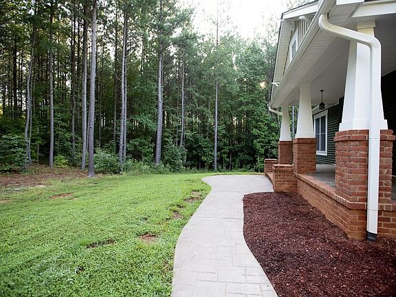 Walk way leading to the front door