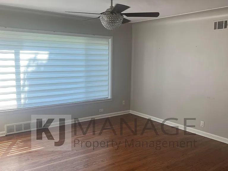 15631 Doris St — Photo 4