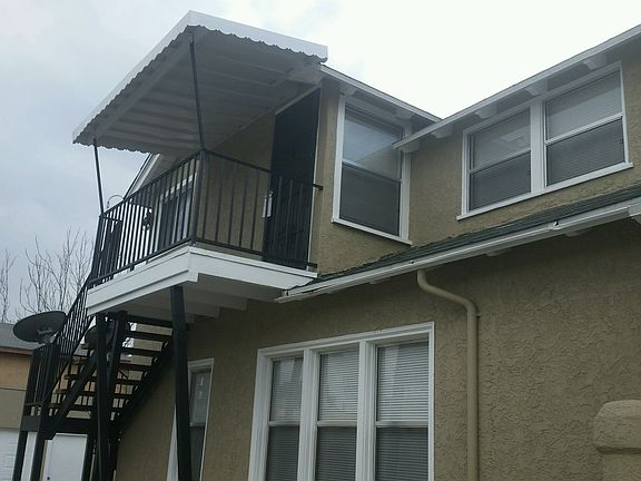 3rd image of 610 W Hellman Ave