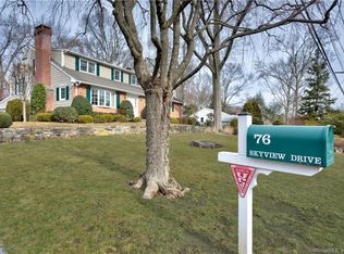 76 Skyview Dr, Stamford, CT 06902