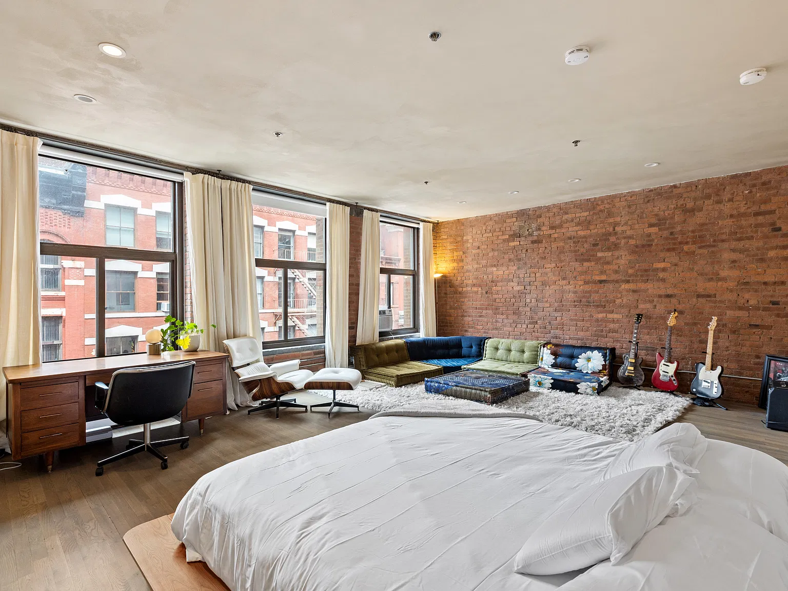 11 Harrison Street — Photo 4