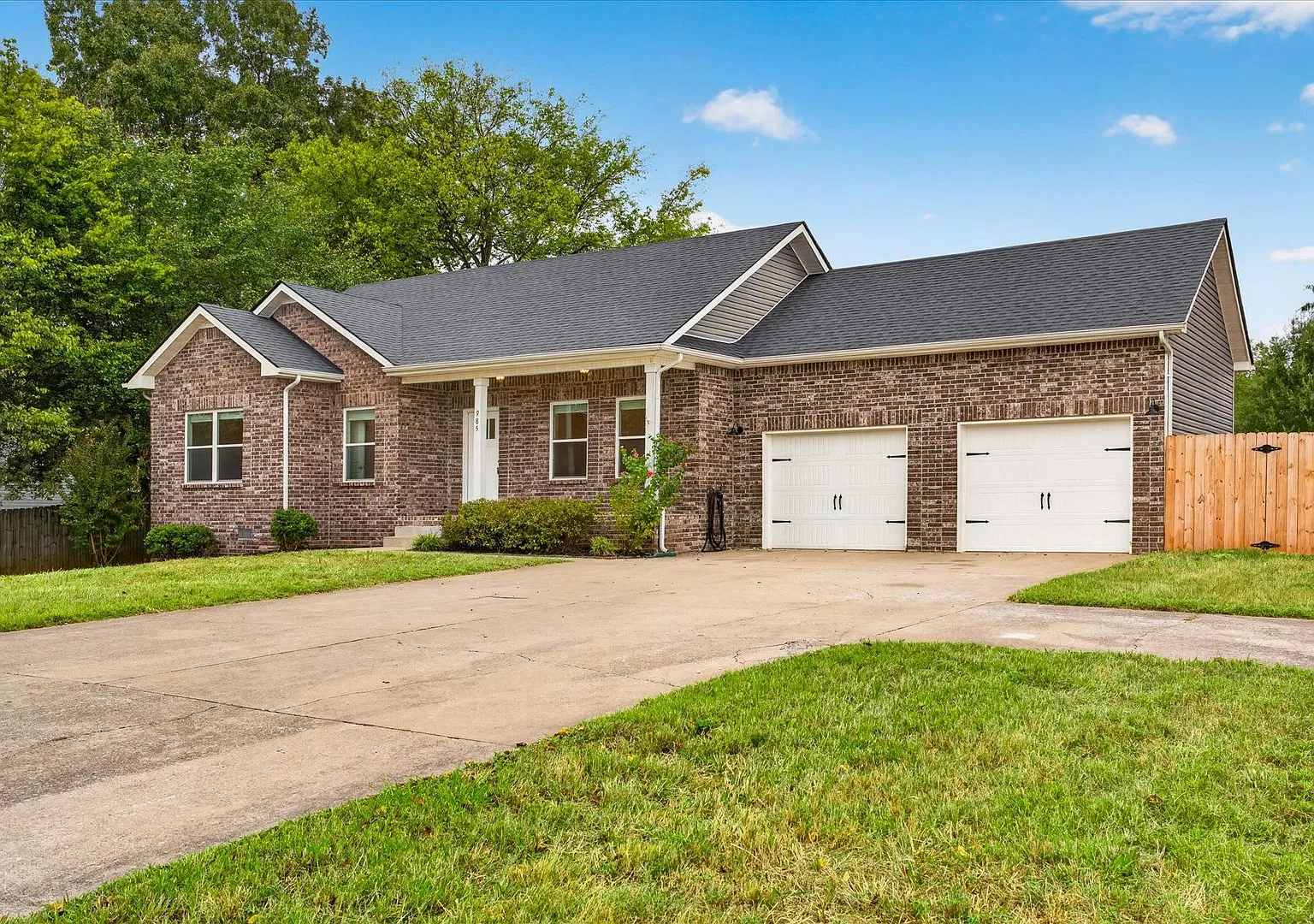 Pet Friendly Three Bedroom! — Photo 3