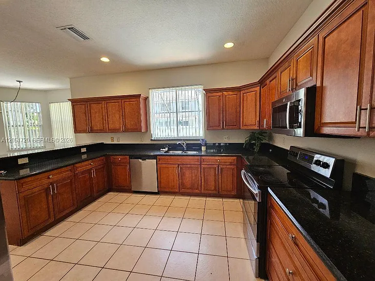 7558 Prescott Ln — Photo 5