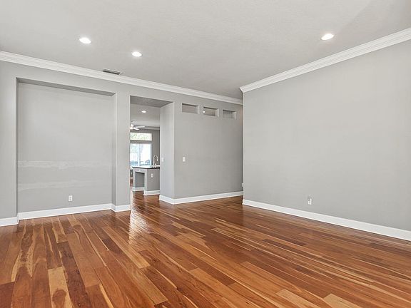 4th image of 3977 Meadow Wood Dr