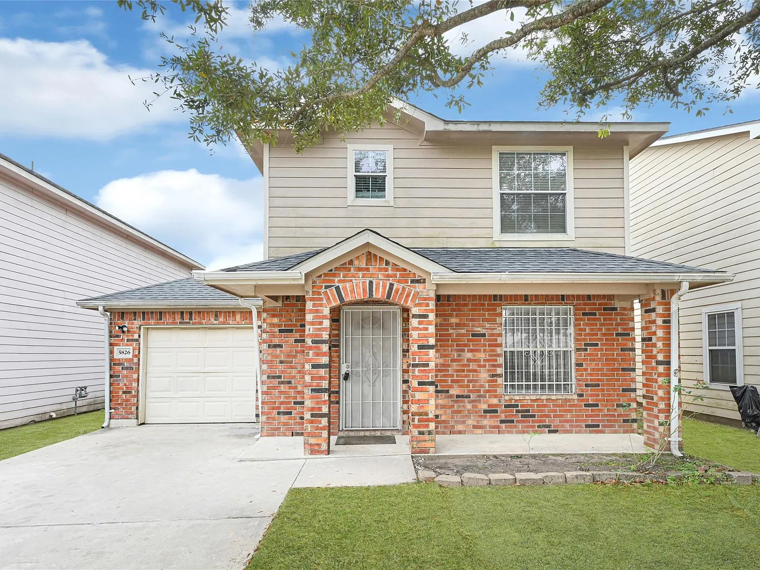 3 bed, 1.5 bath, 1160 sqft, $1,600 — Photo 1