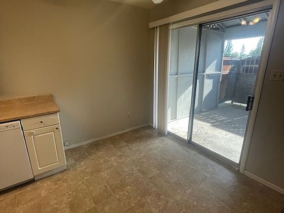 5th image of 1021 Sibley St APT A