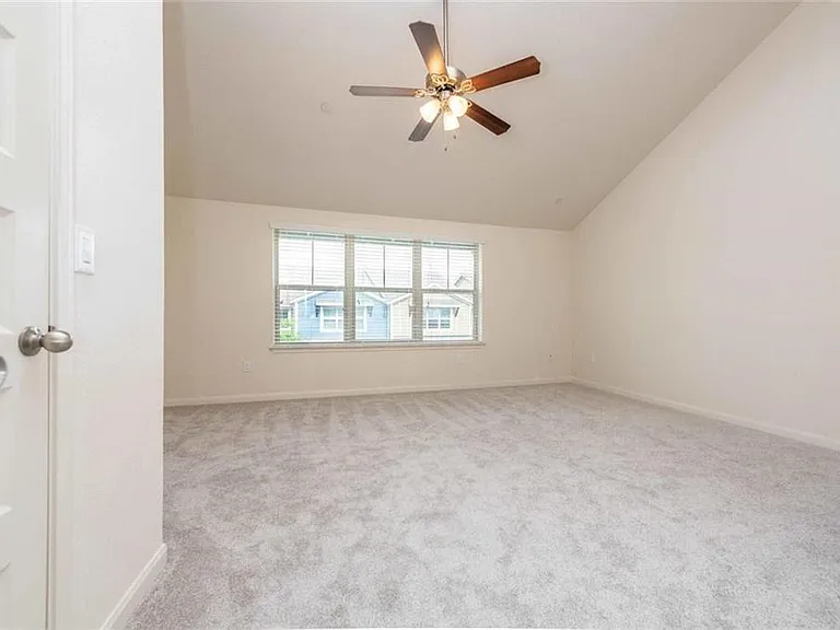 1620 Bryant Dr #2102 — Photo 9