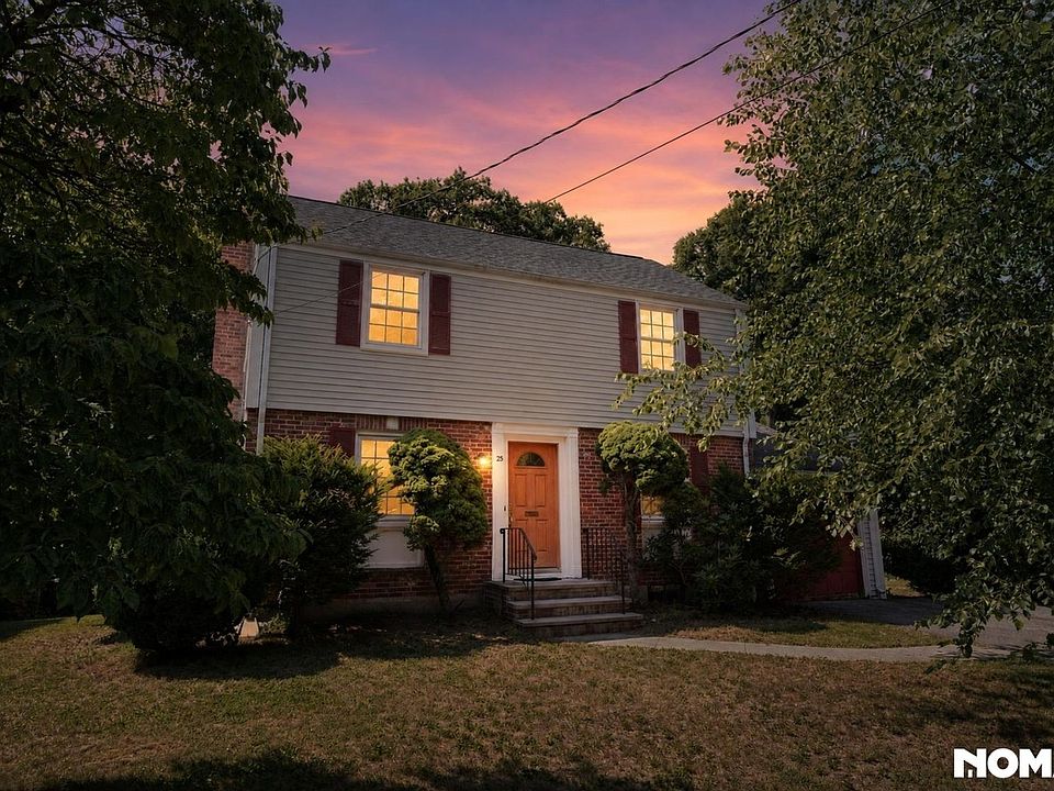 1st image of 25 Surrey Ln