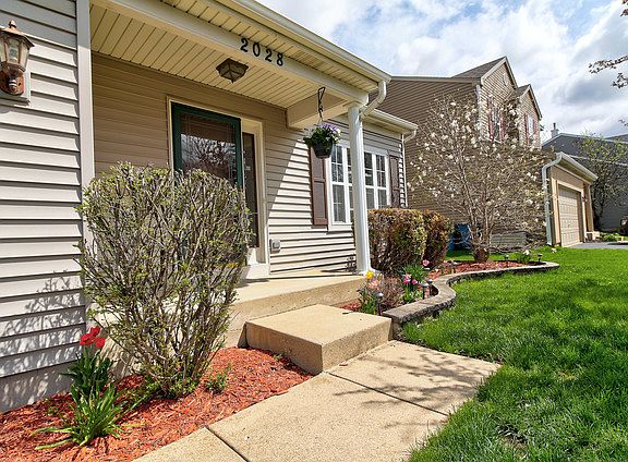 3rd image of 2028 Norwich Dr