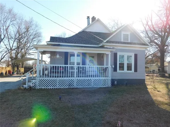 1909 W 4th St, Pittsburg, KS 66762