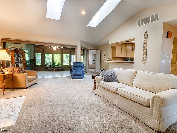 3rd image of 5204 Parkhurst Dr