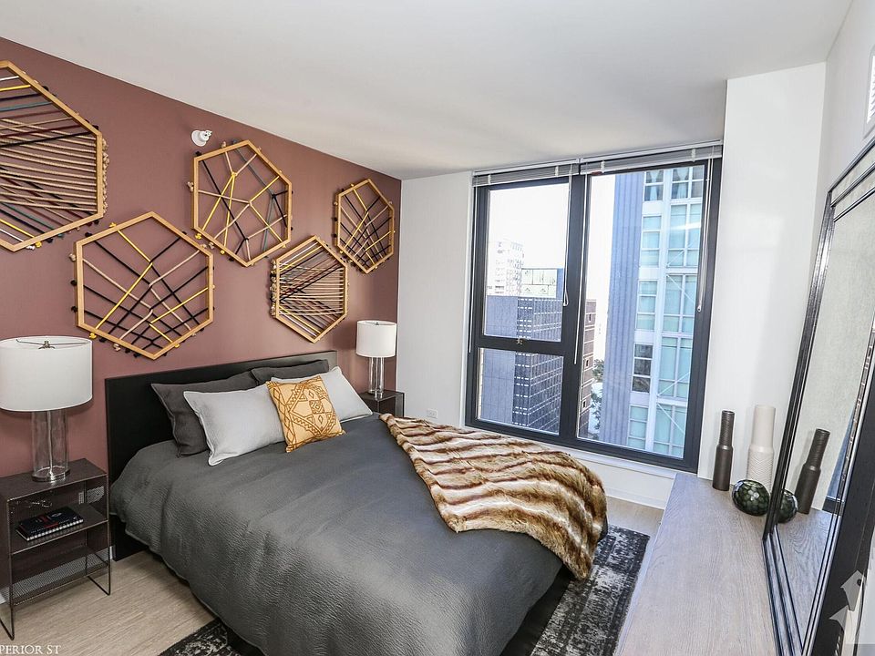 1st image of 156 W Superior St #926