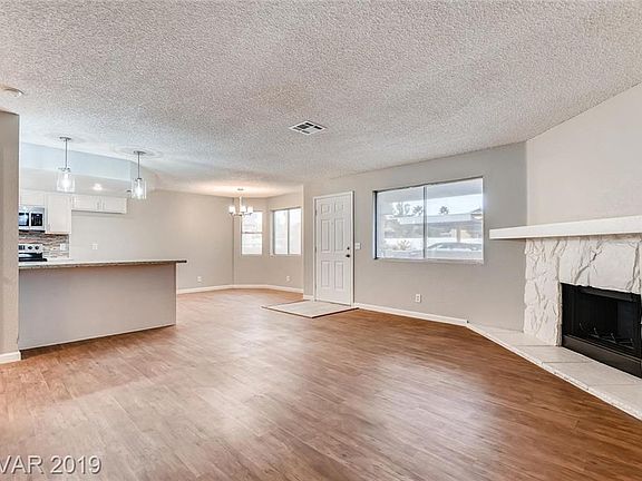 3rd image of 1408 Oak Rock Dr Unit 102