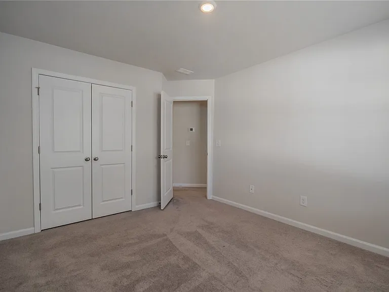 14 Loebner Ln — Photo 33
