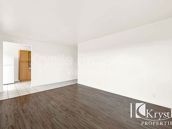 4th image of 340 Carter St APT 4