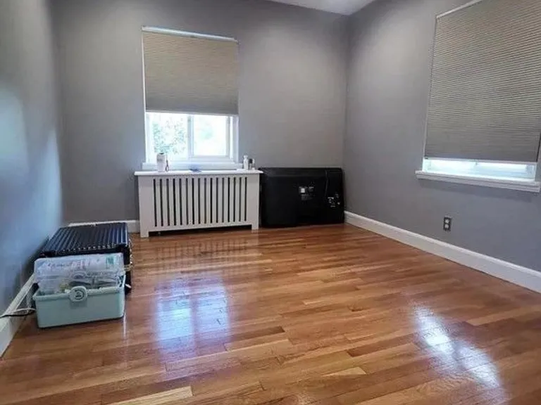 33 Court St — Photo 15