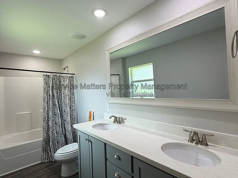 5553 Riviera Dr — Photo 18