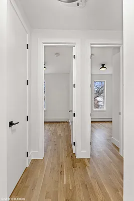 Rented by Venn NY Inc | media 10