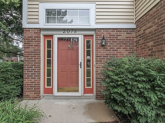 2nd image of 207 Brittany Dr APT B