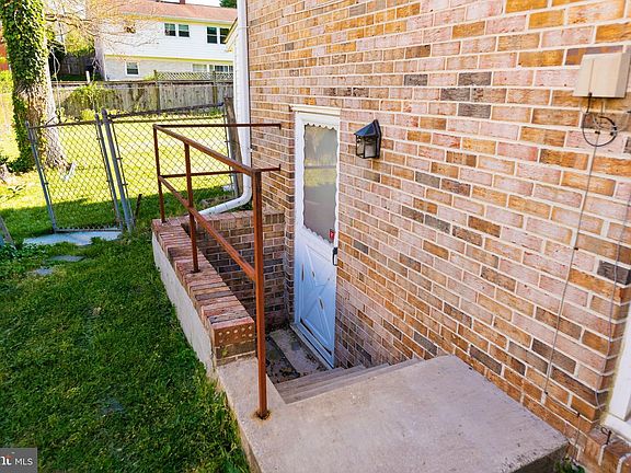 5th image of 13323 Foxhall Dr