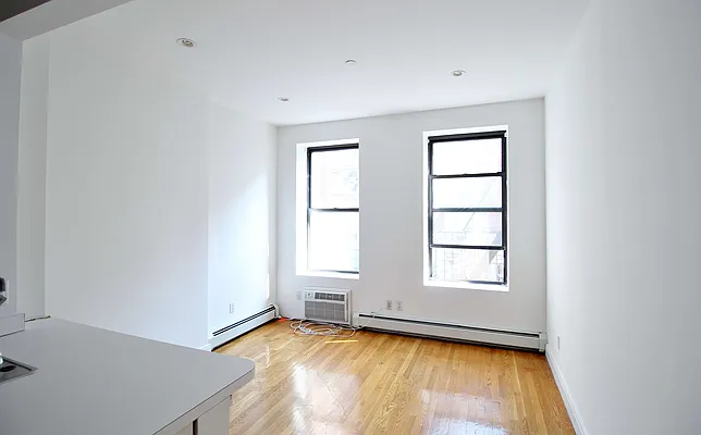 Rented by Julianna Realty Corp | media 14