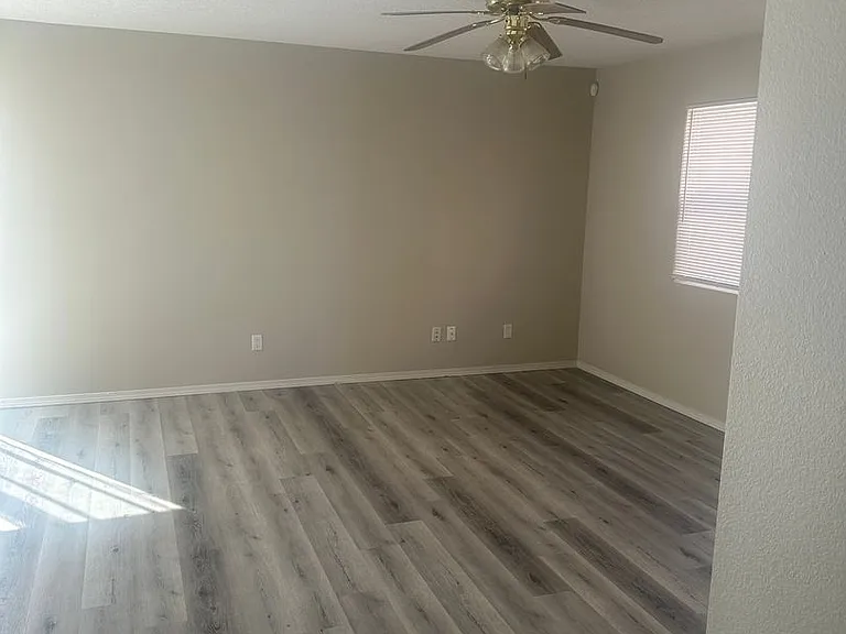 1817 San Pedro Rd NE — Photo 4