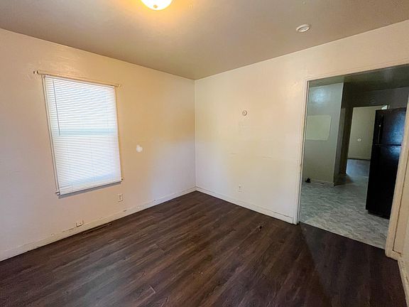 3rd image of 840 E High St