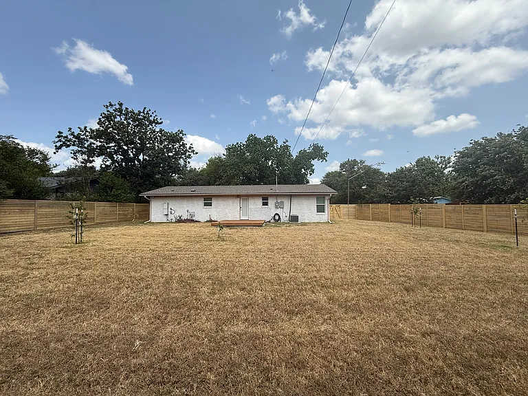 5305 Cloverdale Ln — Photo 75