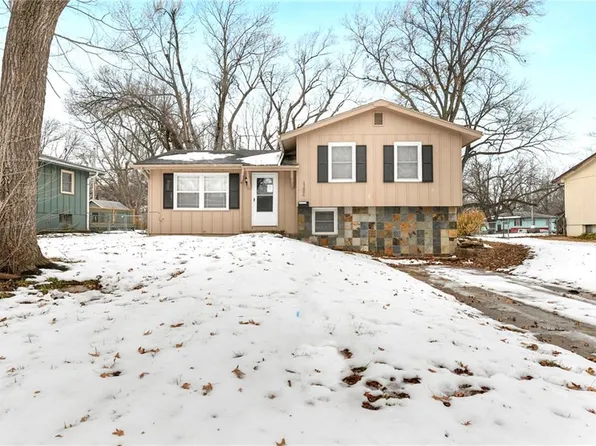 11006 Greenwood Rd, Kansas City, MO 64134