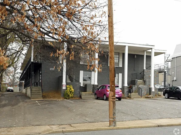 1056 Poplar Ave, Memphis, TN