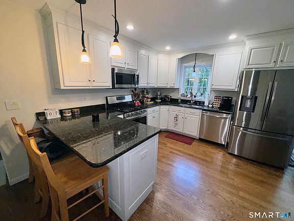 5th image of 76 Vinegar Hill Road