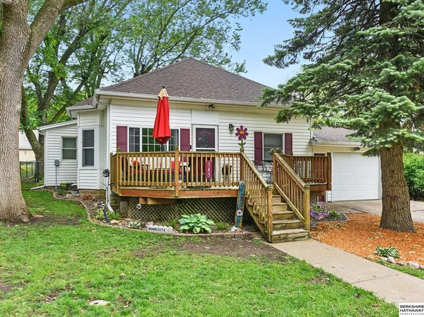 545 N 6th St, Arlington, NE 68002