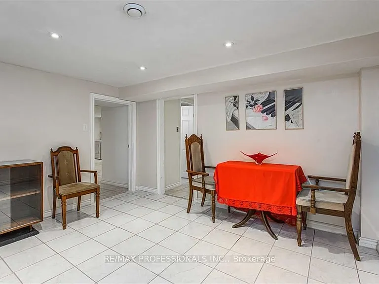 183 Elmhurst Dr #BASEMENT — Photo 3